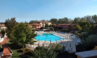            Traumhafte Ferienwohnung in Caorle, Veneto - Perfektes Urlaubsdomizil mit Pool und Terrasse in Strandnähe für nur 210.000€!
    