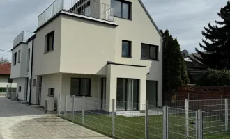            Erstbezug mit Garten und 2 Terrassen: Moderne Doppelhaushälfte in Top-Lage von Wien für 839.000,00 €!
    