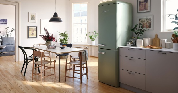 Retro-Kühlschrank im Stil der 1950er-Jahre in Olive | Credit: Hisense Gorenje Austria GmbH
