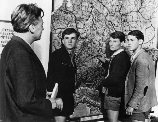 Filmausschnitt "Die Brücke" aus dem Jahr 1959 mit Fritz Wepper.