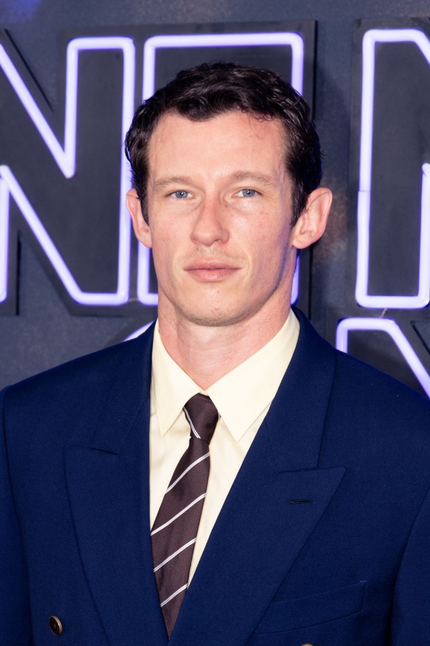 Callum Turner im Anzug. Der britische Schauspieler zählt zu den Kandidaten für die Rolle des nächsten James Bond.