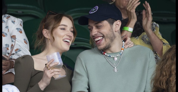 Phoebe Dynevor mit Pete Davidson