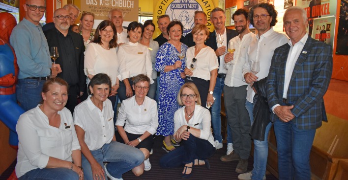 Kino Charity &amp; Kochbuchpräsentation