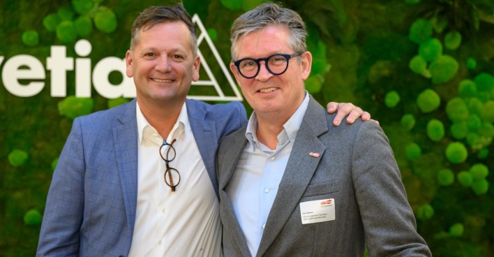 Thomas Neusiedler und Urs Weber vor einer grünen Wand | Credit: Leadersnet/Tremmel