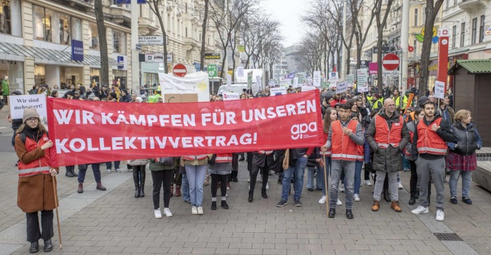 Beschäftigte des Gesundheitsbereichs bei der Demonstration im vergangenen Jahr.