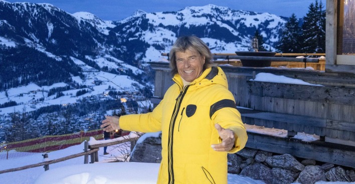Hansi Hinterseer vor der Seidlalm
