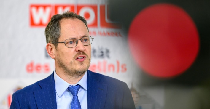 Der Obmann der WKÖ-Bundessparte Handel, Rainer Trefelik, im Anzug