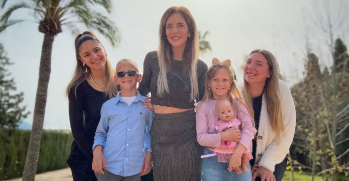 Danni Büchner mit ihren Kindern.