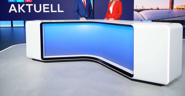 Peter Kloeppel und Ulrike von der Groeben im RTL-Aktuell-Studio
