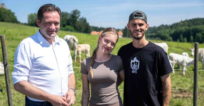 Landwirtschaftsminister Norbert Totschnig, Cheyenne Ochsenknecht und Nino Sifkovits.