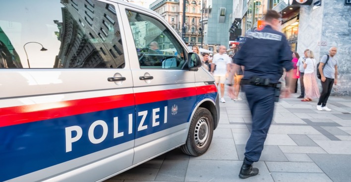 Polizei patrouilliert im ersten Bezirk