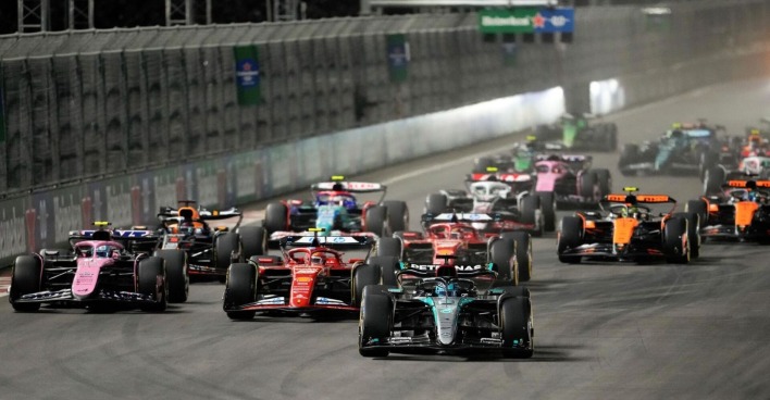 Verstappen krönt sich in Las Vegas zum vierten Mal zum Weltmeister.