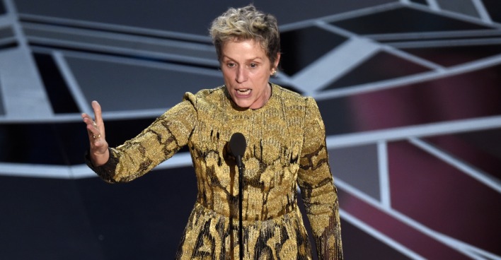 Frances McDormand auf der Oscar-Bühne.
