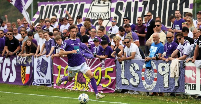 Alexander Schwaighofer und Co. peilen mit Austria Salzburg den Meistertitel und den Aufstieg in die 2. Liga an.