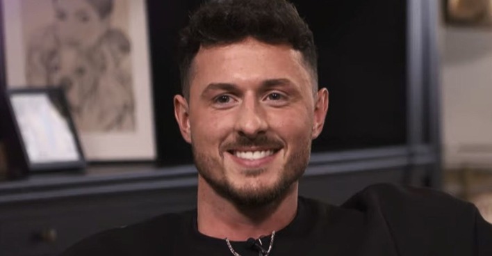 Jannik Kontalis lächelt