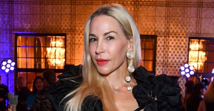 Michelle Monballijn mit rotem Lippenstift