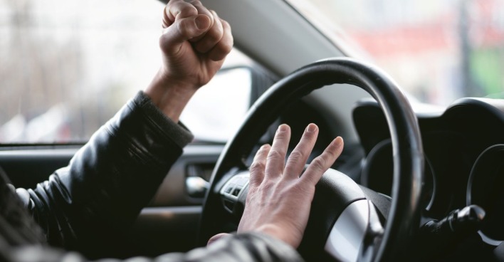 wütende Hände Mann Auto