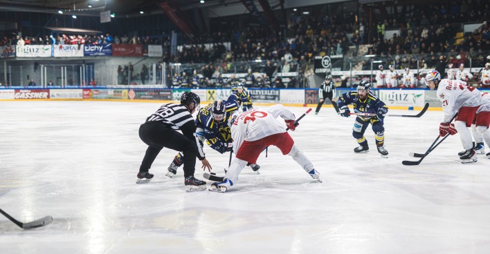 Zell am See empfängt Salzburg: Die Eisbären wollen im Heim-Finale gegen die Red Bull Hockey Juniors vorlegen.
