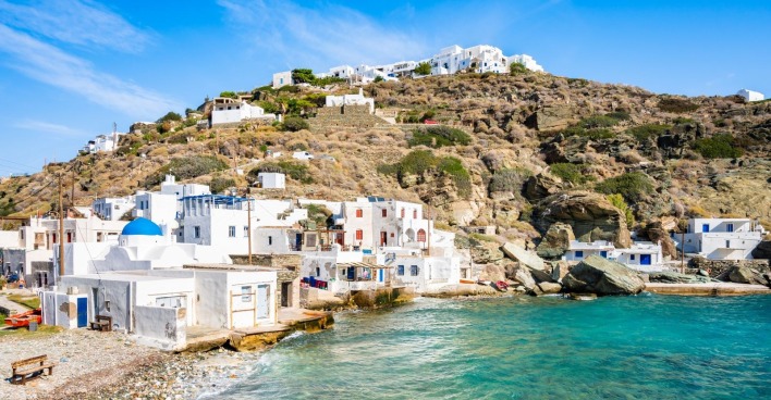 Aufnahme der griechischen Insel Sifnos, auf der das Paar in den Flitterwochen bei einem Hubschrauber-Absturz verstorben ist