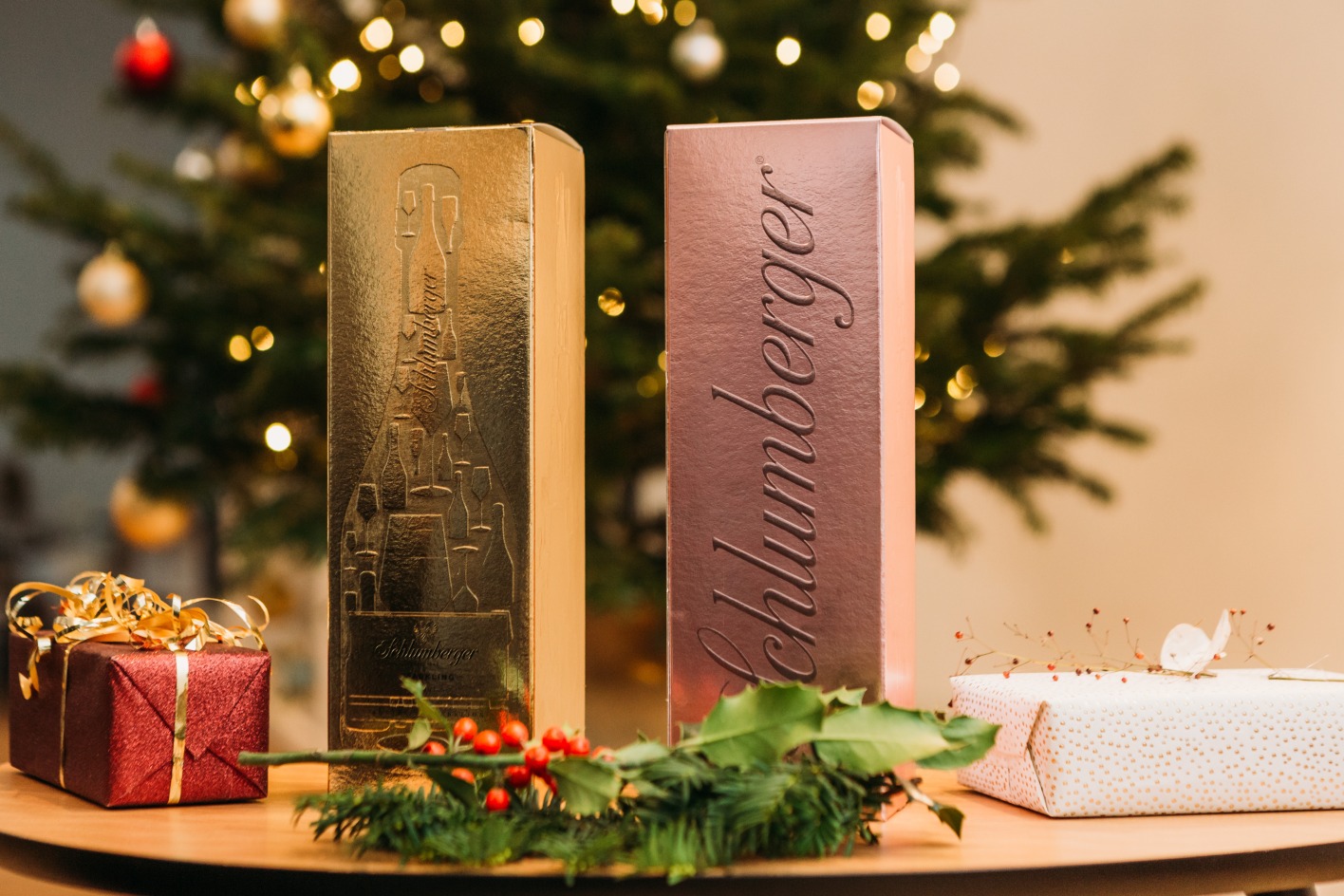 Sektflasche im Weihnachtskarton