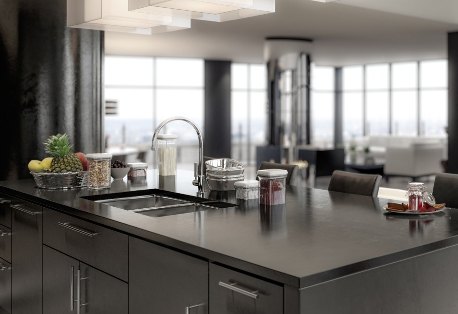 In Schwarz gehaltene Penthouse-Küche | Credit: iStock.com/Marc_Osborne