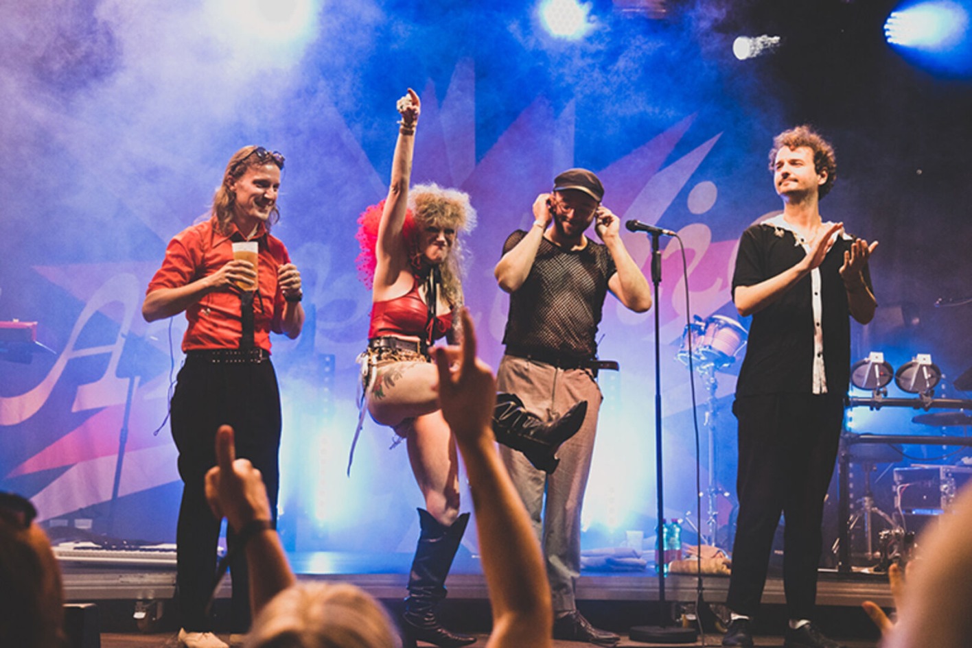 Ankathie Koi mit Band