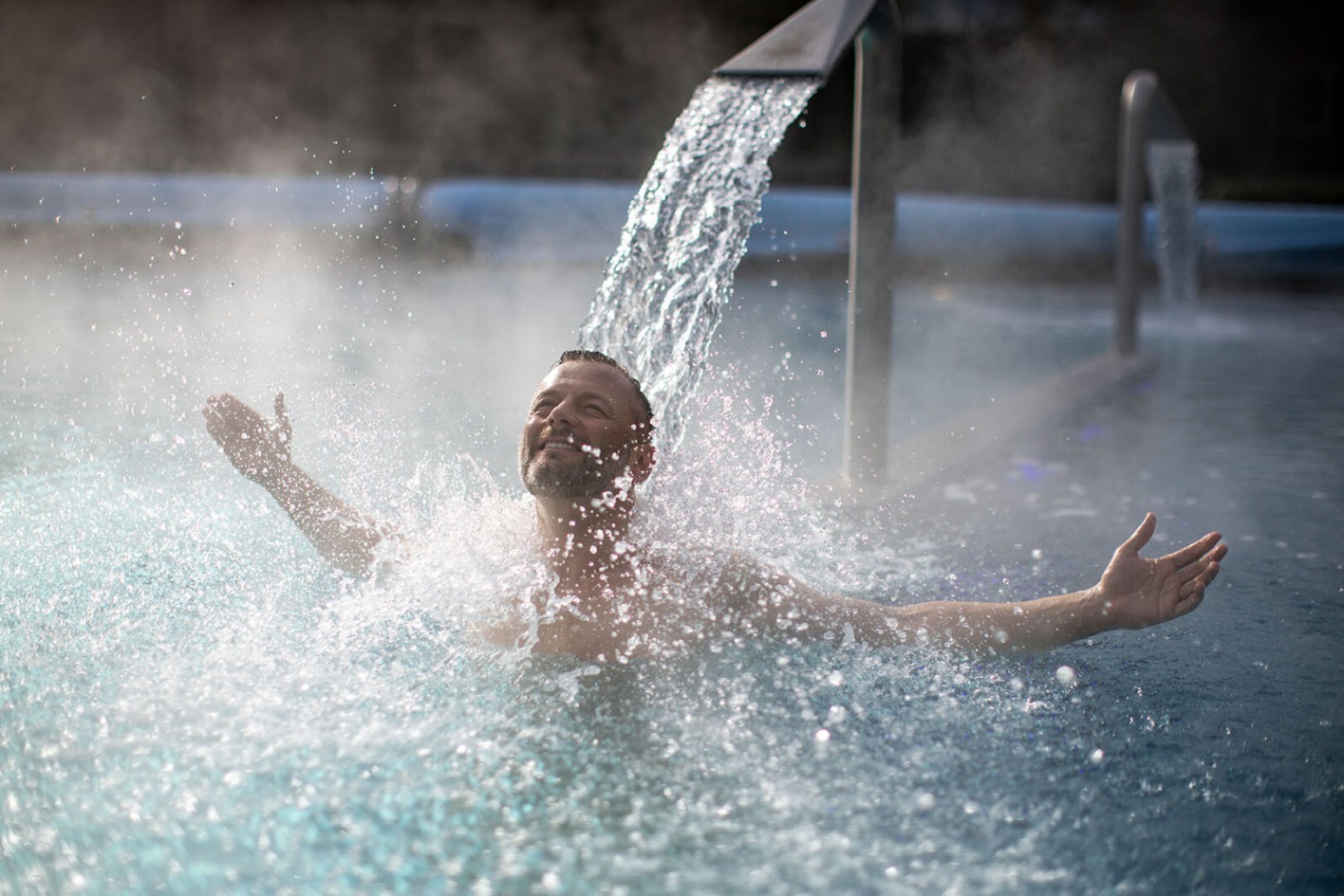 Mann in der Therme | Credit: Thermen- &amp; Vulkanland/Tom Lamm