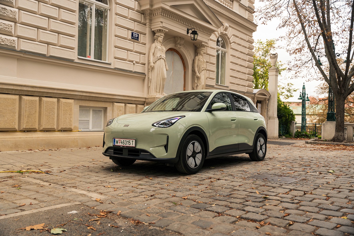 Geely parkt vorm Haus | Credit: Geely