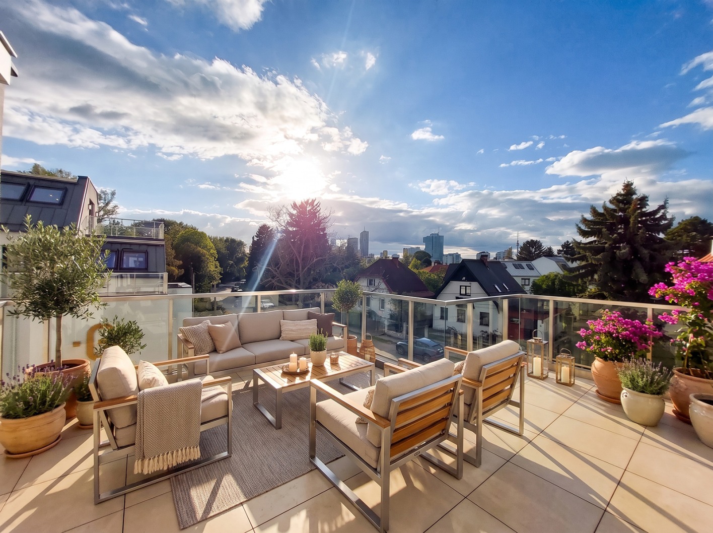 Möblierte Dachterrasse | Credit: AI-bearbeitet/Echtfotos mit virtueller Möblierung/Glorit Baus