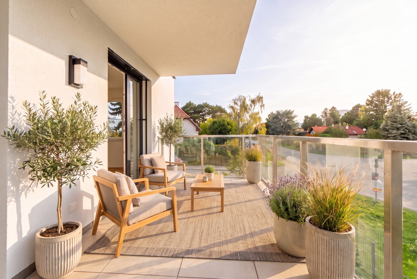 Balkon | Credit: AI-bearbeitet/Echtfotos mit virtueller Möblierung/Glorit Baus