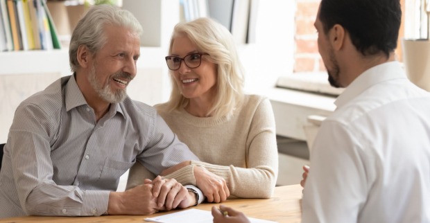 Vorsorgen für die Pflege | Credit: iStock.com/fizkes