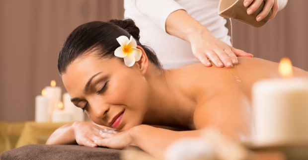 Massageöle zum Entspannen | Credit: iStock.com/Ridofranz