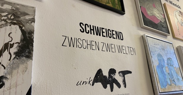 Bilder der Ausstellun "Schweigend zwischen zwei Welten" | Credit: Verein unikART