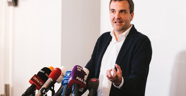 Porträt des Falter Chefredakteurs Florian Klenk
