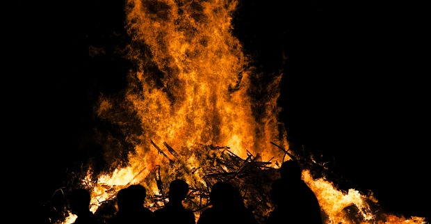 Sonnwendfeuer