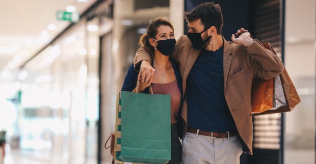 Shoppen mit Schutzmaske