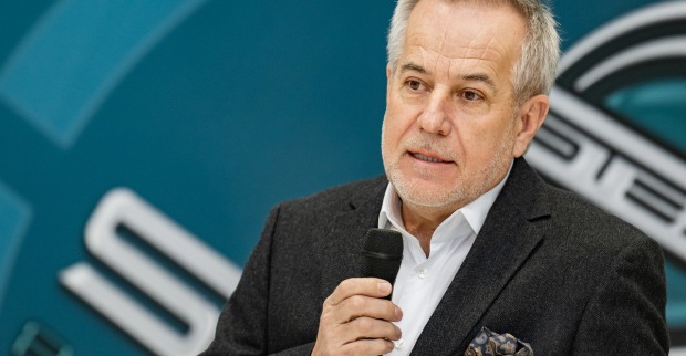 Sigi Wolf, Steyr Automotiv