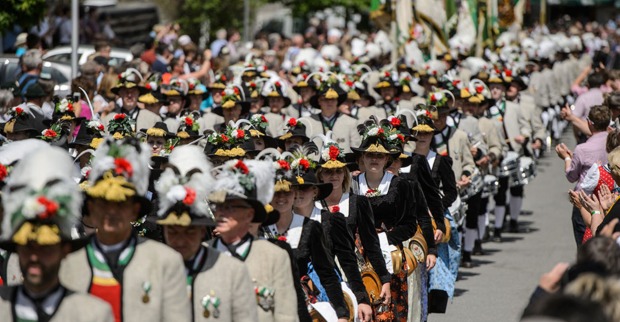 Umzug im Rahmen des Gauder Festes | Credit: Zillertal Bier