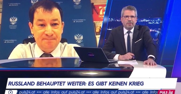 Der stellvertretende russische UN-Botschafter ist per Video ins Puls 24 News Studio zu Moderator Thomas Mohr zugeschalten.