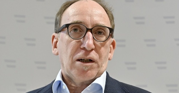Porträtfoto Gesundheitsminister Johannes Rauch