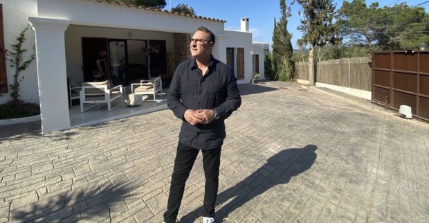 Porträt vor Finca