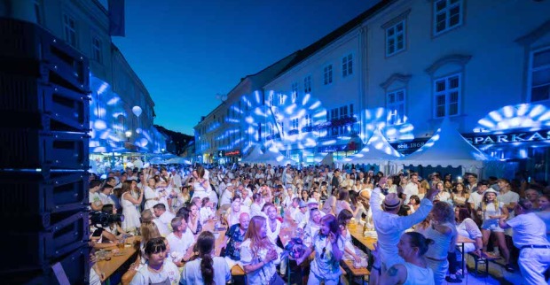 BADEN IN WEISS
