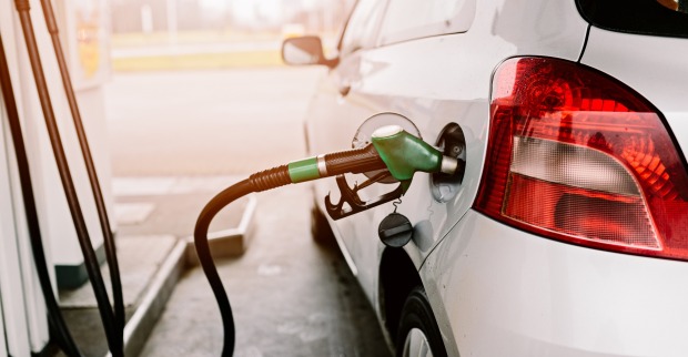 Tanken Credit: AdobeStock/Daniel Jedzura