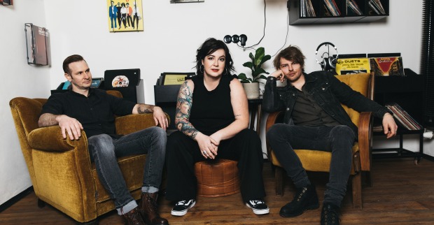 Band Acoustica mit ihren drei Mitgliedern