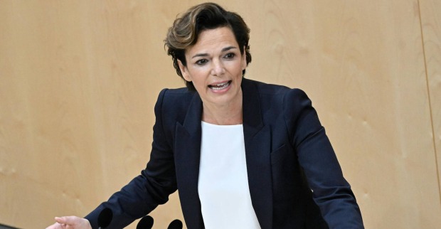 SPÖ-Chefin Pamela Rendi-Wagner bei einer Rede im Parlament