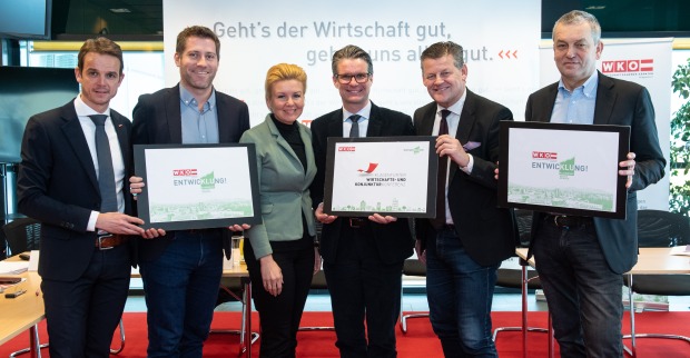 Vertreter der Stadtregierung auf Konferenz in Klagenfurt