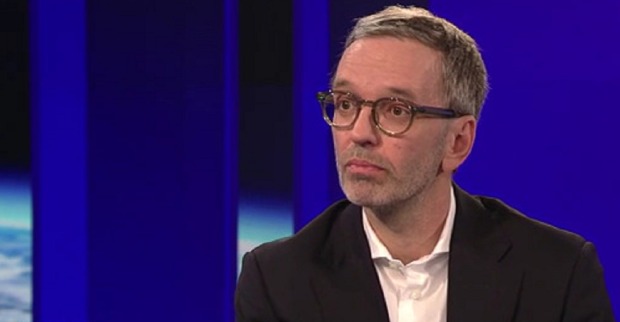 Herbert Kickl im Studio der ZIB2
