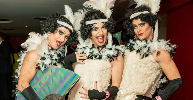 Drei Drag Queens am Regenbogenball | Credit: Isabelle Ouvrard/SEPA.Media/picturedesk.com
