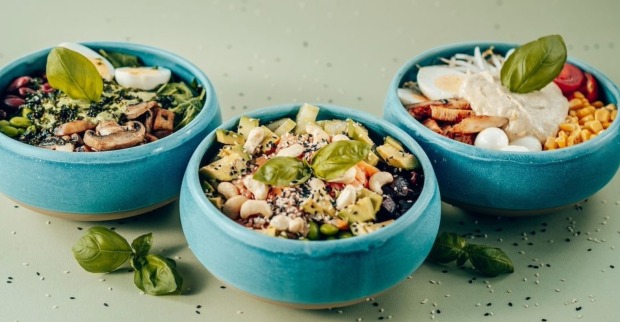 Gefüllte Bowls-Schüsseln von Alpoke