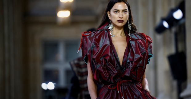 Supermodel Irina Shayk am Catwalk